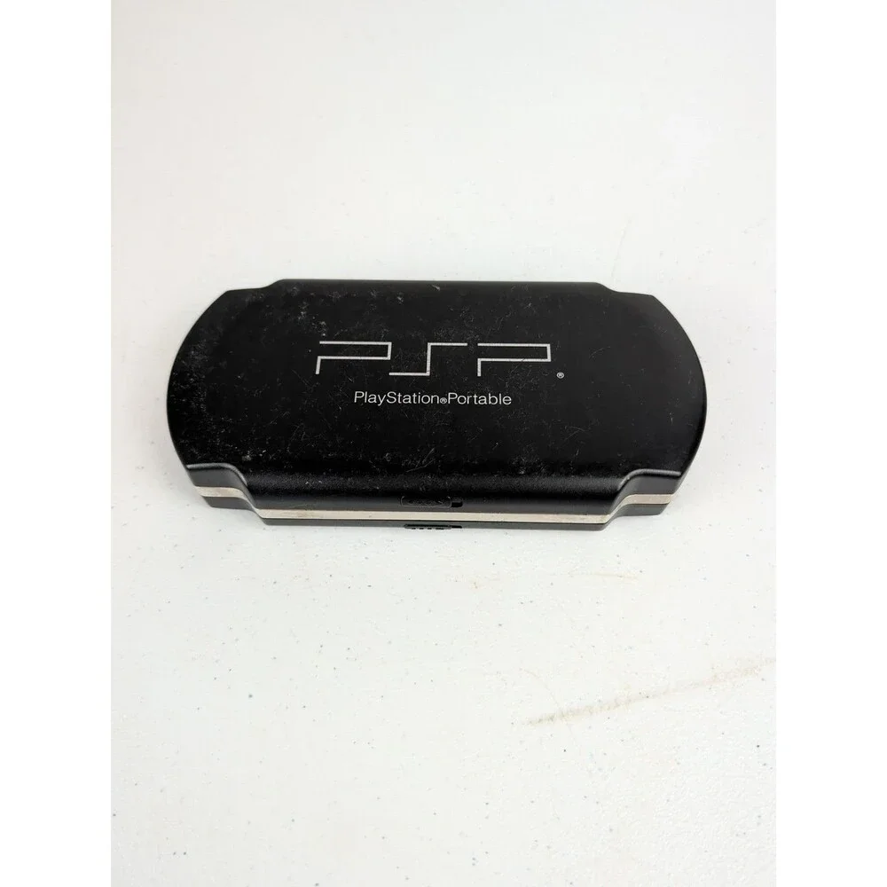 Sony Playstation Portable Hard Shell Game (UMD) Case 8 Disc Holder